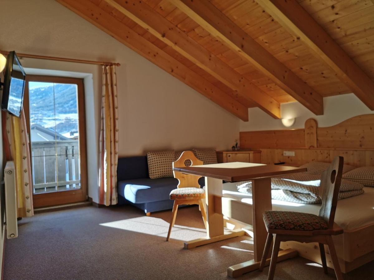Hotel Garni Schoenblick Sölden Kültér fotó