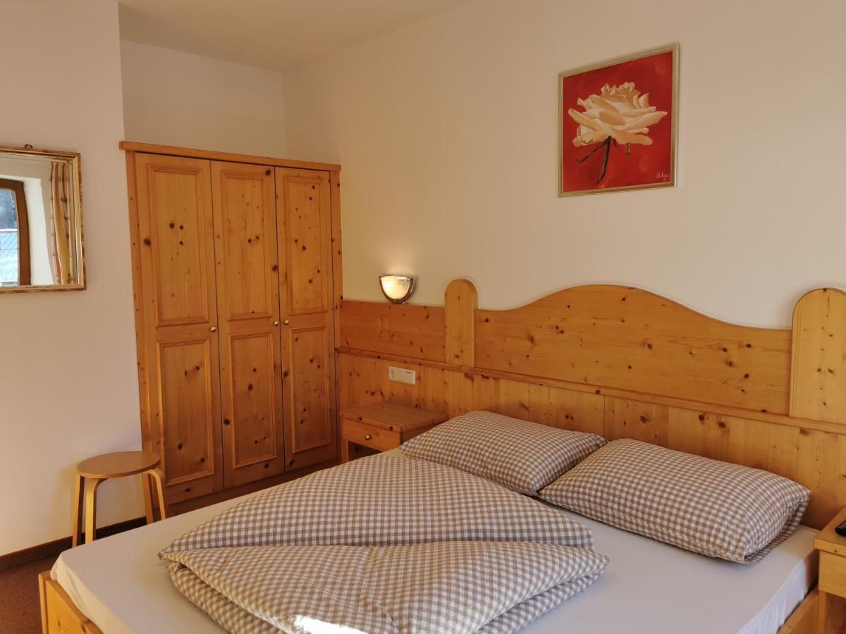 Hotel Garni Schoenblick Sölden Kültér fotó