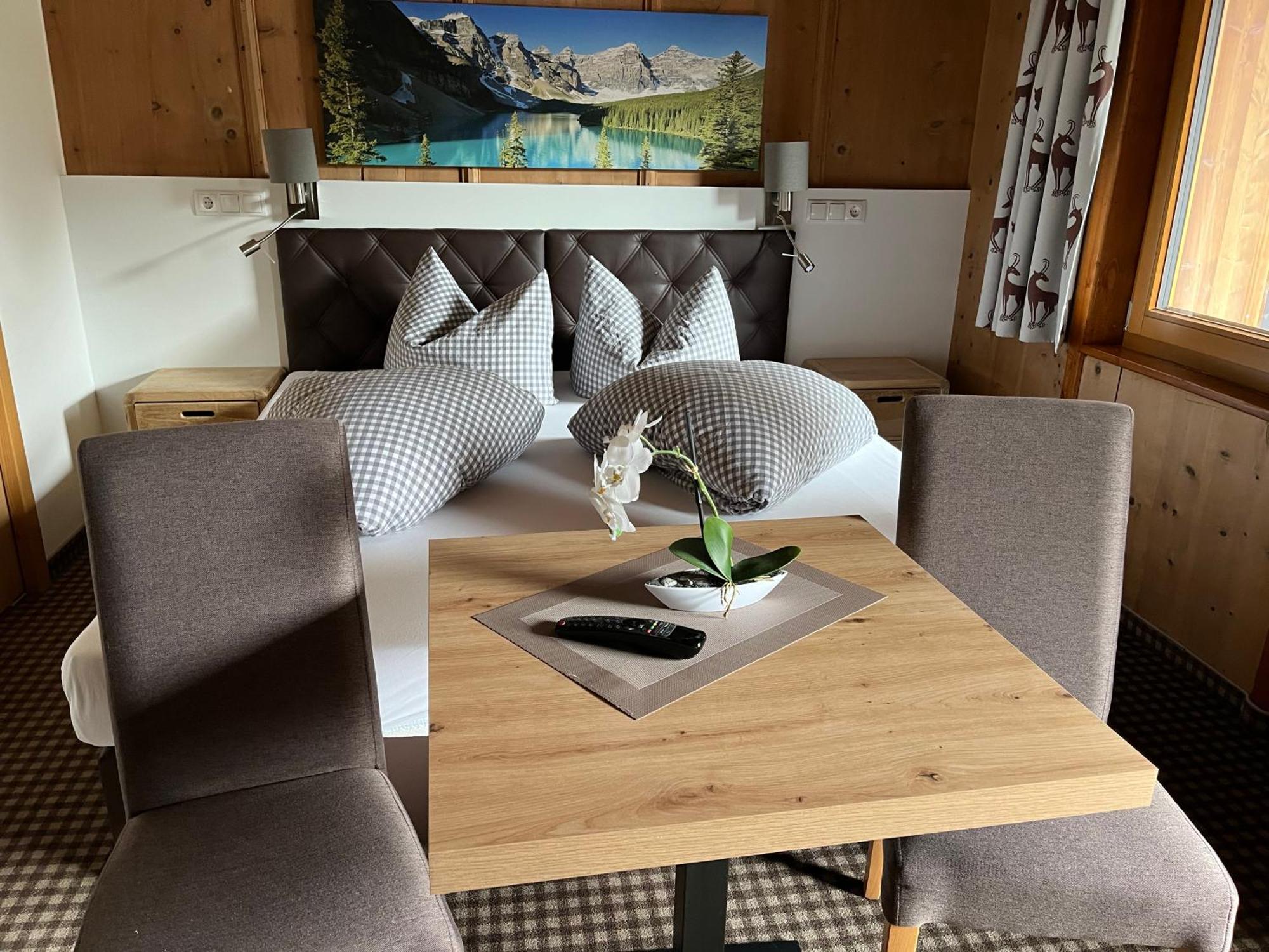 Hotel Garni Schoenblick Sölden Kültér fotó
