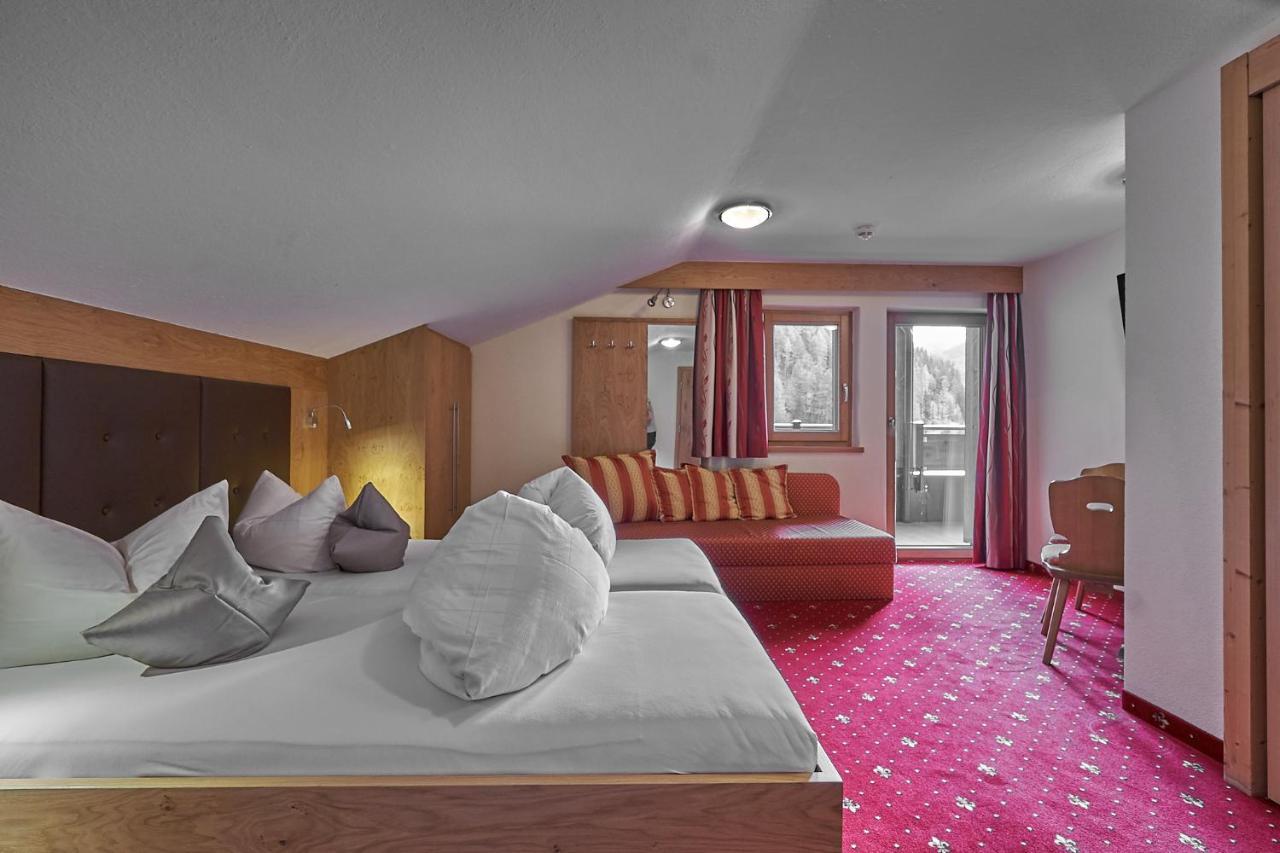 Hotel Garni Schoenblick Sölden Kültér fotó