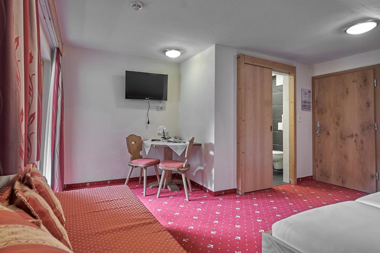 Hotel Garni Schoenblick Sölden Kültér fotó