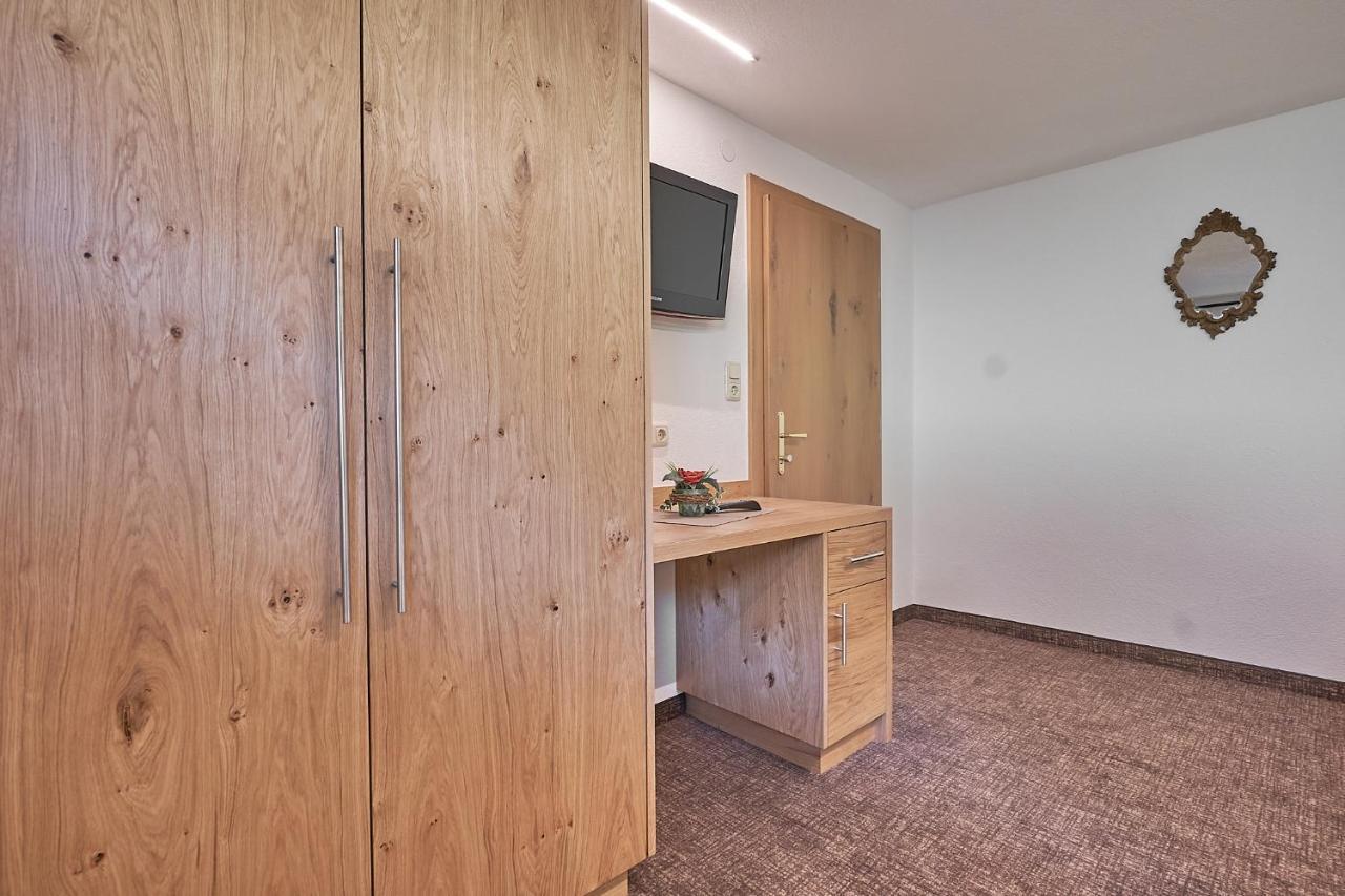 Hotel Garni Schoenblick Sölden Kültér fotó